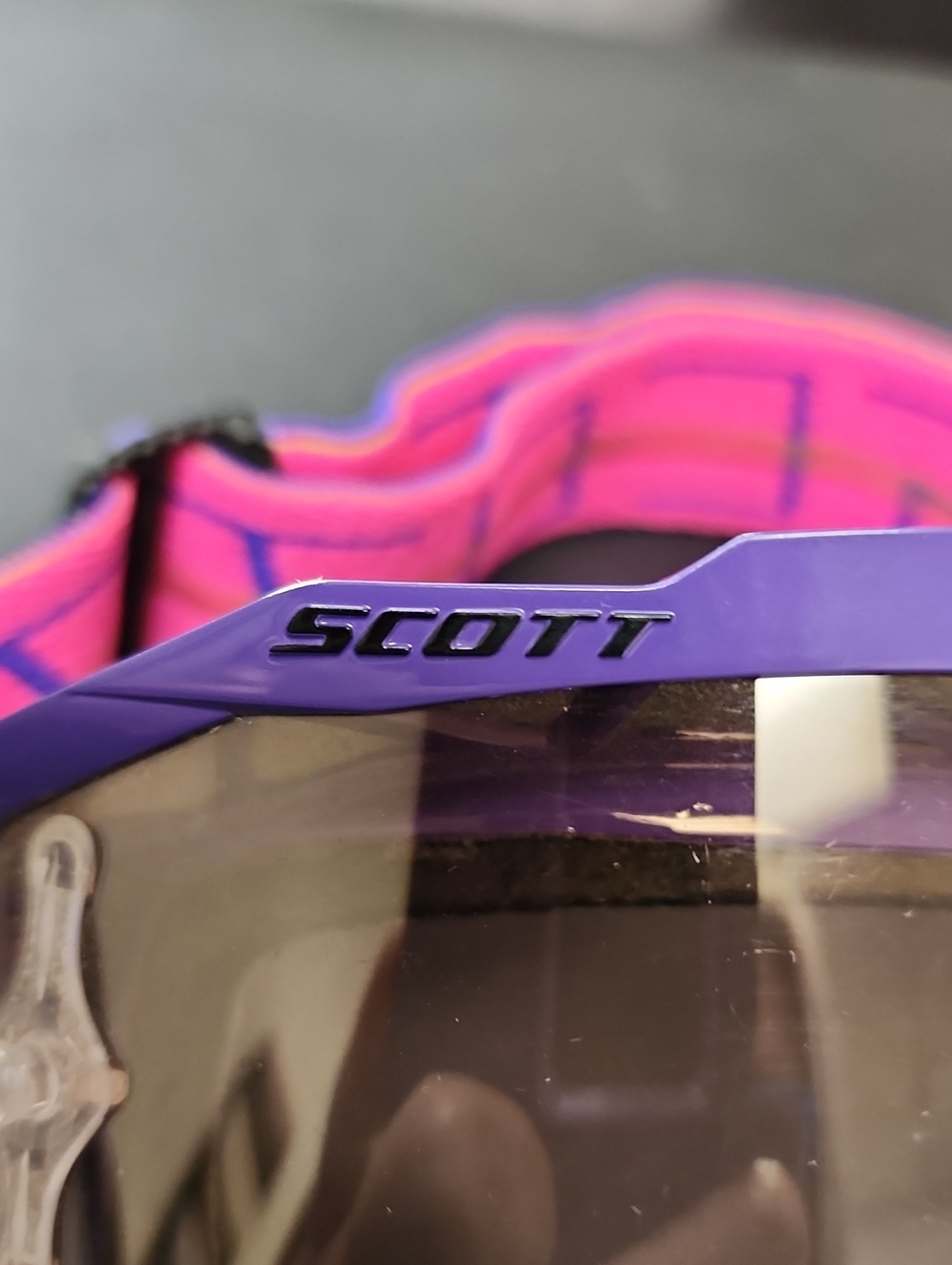 🥳Scott Hustle X MX goggles vibrant purple frame and a pink, Youth Size - Picture 3 of 14